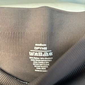 DFYNE Ribbed Active Top in Taupe